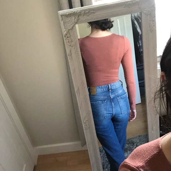 ❤️🔥Aritzia Crossover Bodysuit❤️🔥 - Picture 6 of 7